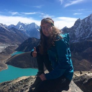 Meet your Posher, Abbey